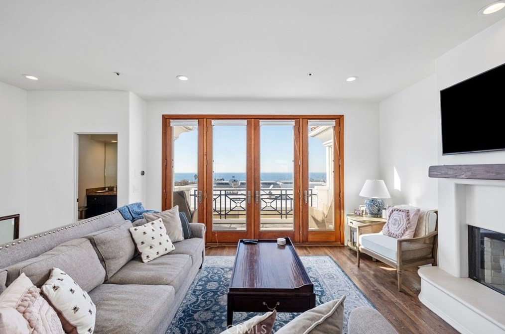 710 Manhattan Beach Blvd, Manhattan Beach, CA 90266