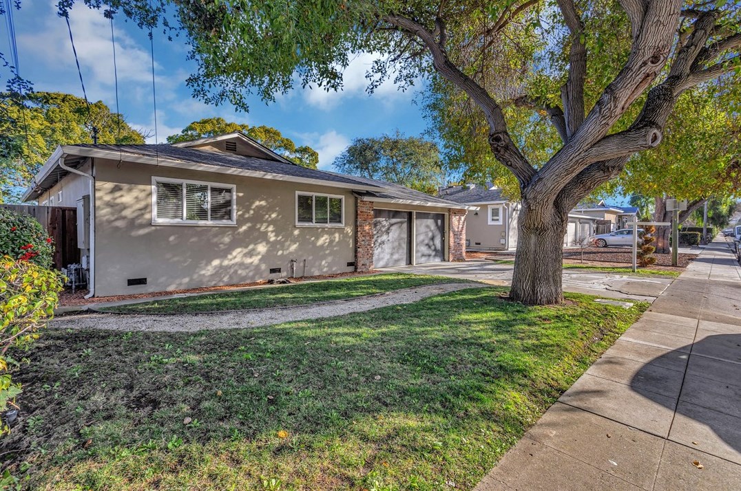 1719 S Springer Rd, Mountain View, CA 94040