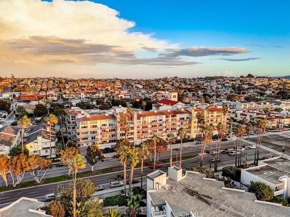 230 Catalina Ave, Redondo Beach CA  90277-3313 exterior