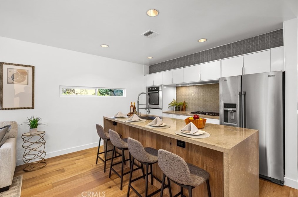 729 Maltman Ave, Los Angeles CA  90026-3550 exterior