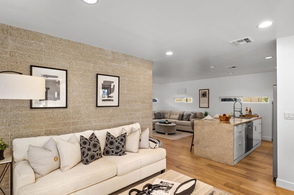 729 Maltman Ave, Los Angeles CA  90026-3550 exterior