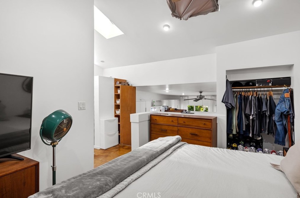 729 Maltman Ave, Los Angeles CA  90026-3550 exterior