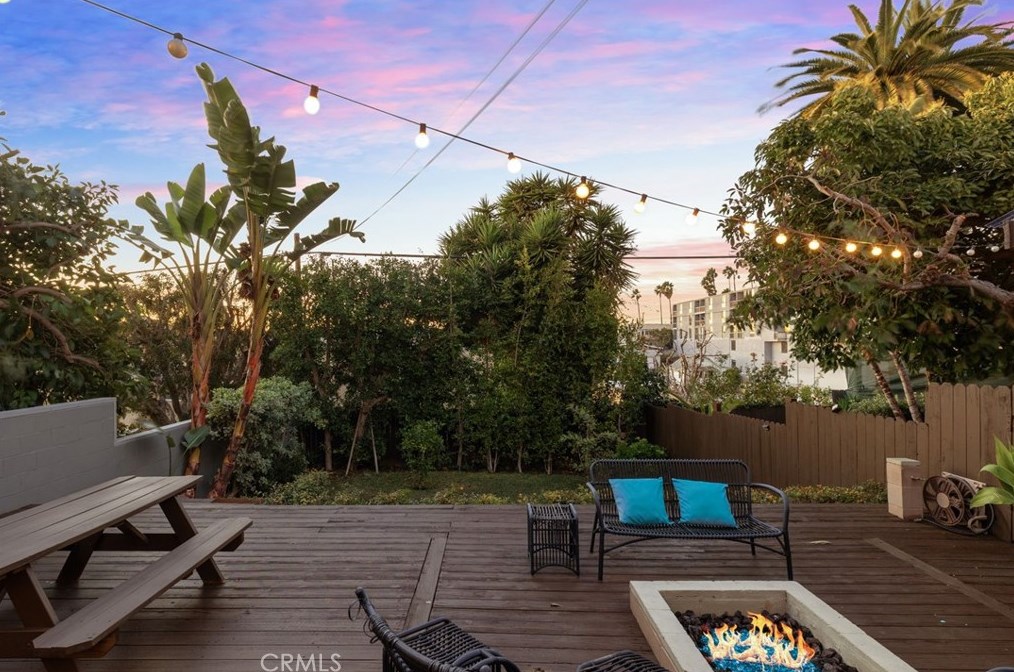 729 Maltman Ave, Los Angeles CA  90026-3550 exterior