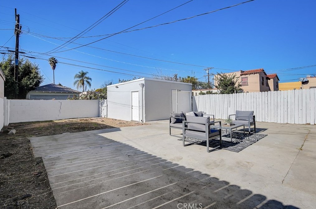 6233 Van Ness Ave, Los Angeles CA  90047-1665 exterior