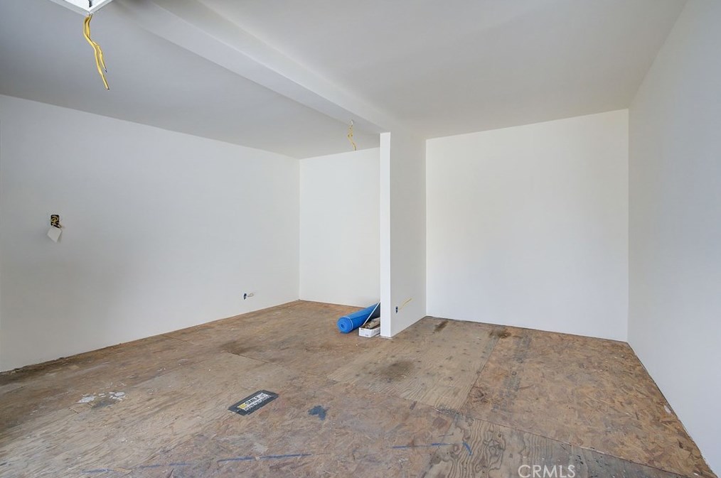6233 Van Ness Ave, Los Angeles CA  90047-1665 exterior