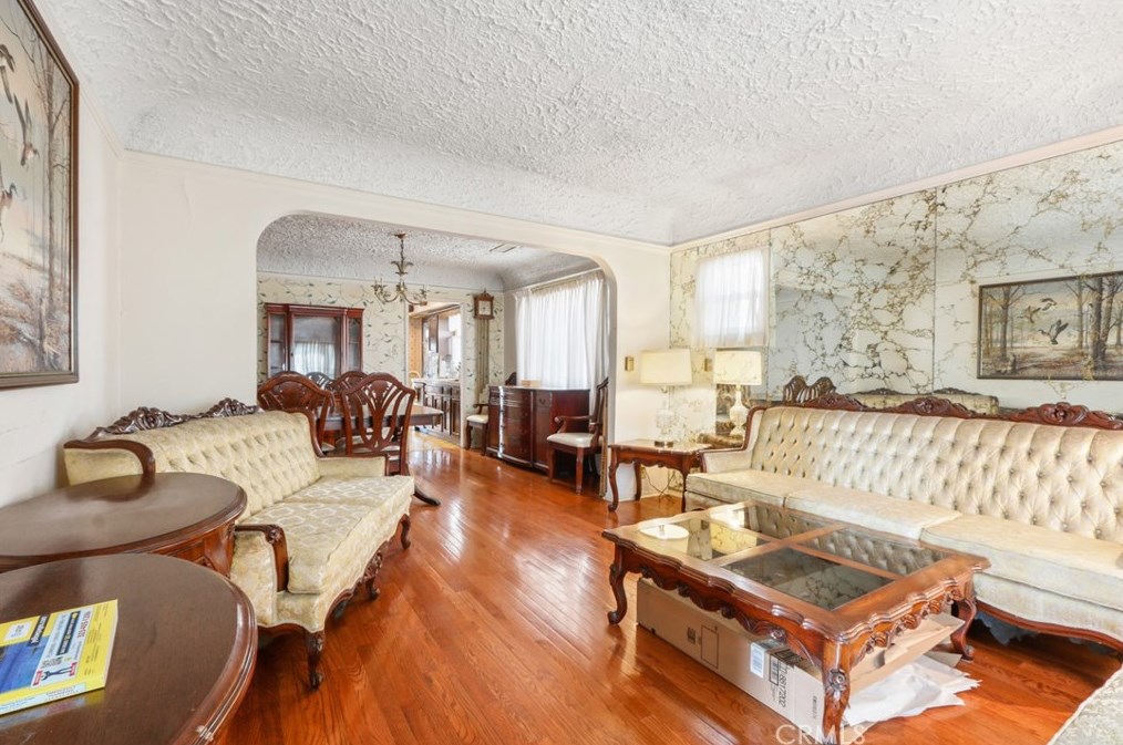 2235 Mansfield Ave, Los Angeles, CA 90016-2231