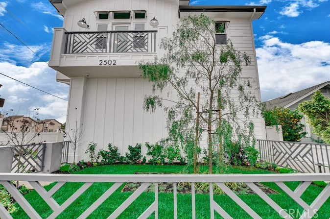 2502 Graham Ave, Redondo Beach, CA 90278-2124