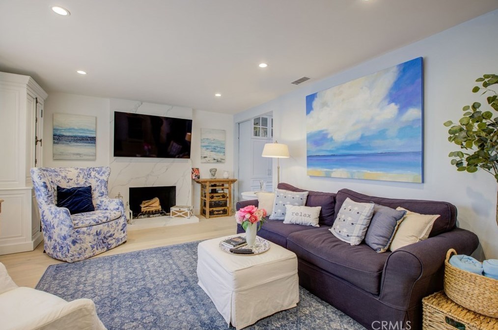 1120 Ysabel St, Redondo Beach, CA 90277