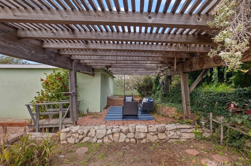 1318 Helberta Ave, Redondo Beach CA  90277-5130 exterior