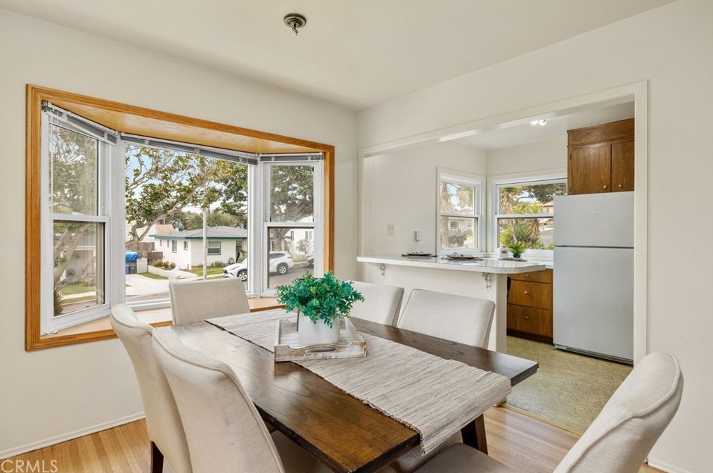 1318 Helberta Ave, Redondo Beach CA  90277-5130 exterior