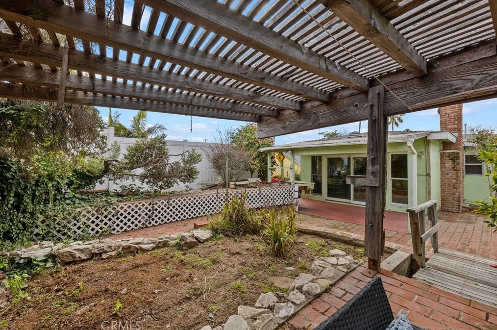 1318 Helberta Ave, Redondo Beach CA  90277-5130 exterior