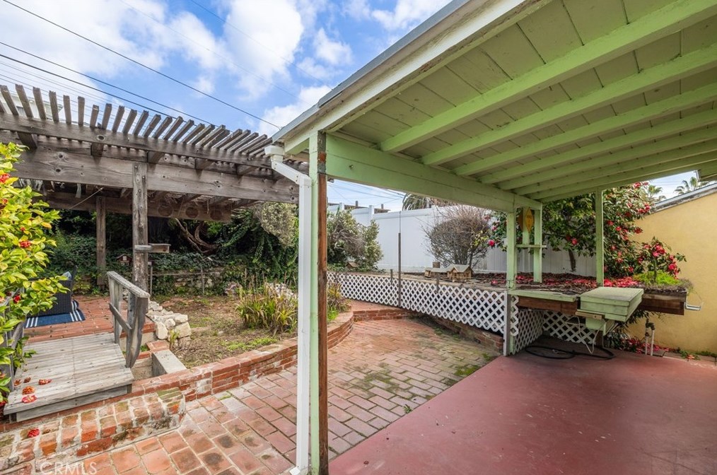 1318 Helberta Ave, Redondo Beach CA  90277-5130 exterior