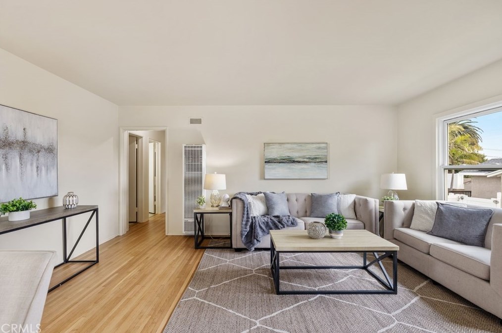 1318 Helberta Ave, Redondo Beach CA  90277-5130 exterior
