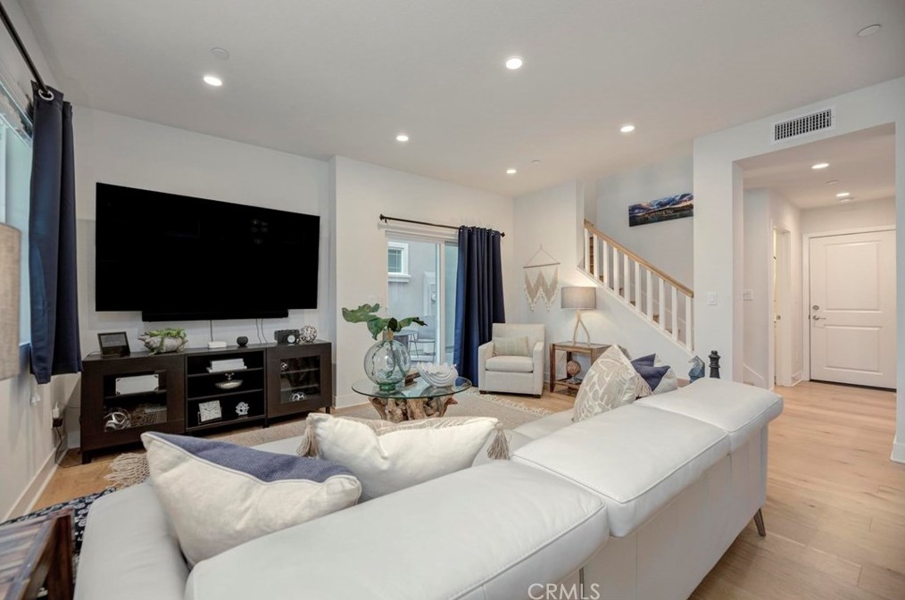 20415 Earl St, Torrance CA  90503-2415 exterior
