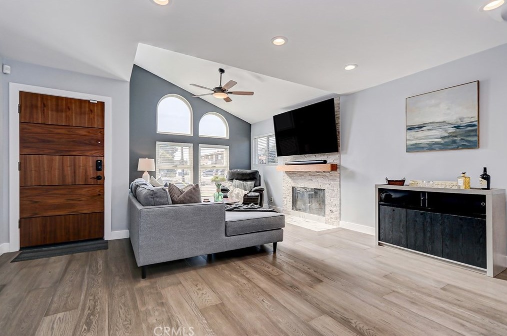 2201 Warfield Ave, Redondo Beach, CA 90278-1430