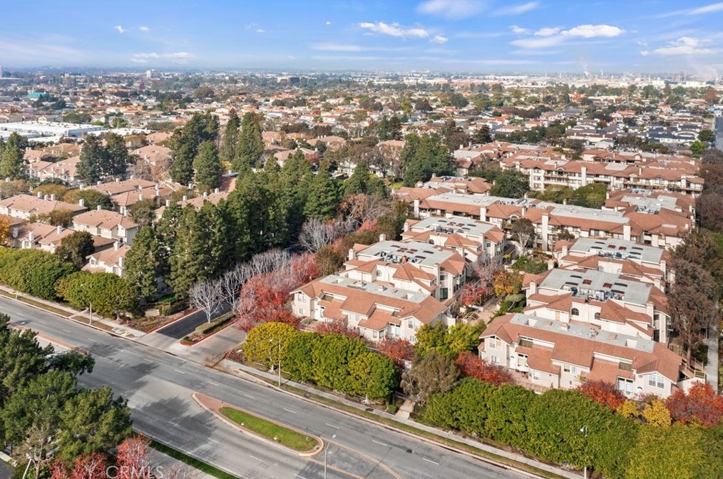 2563 Plaza Del Amo, Torrance CA  90503-7323 exterior