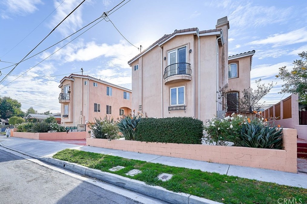 1754 257th St, Lomita, CA 90717-2716