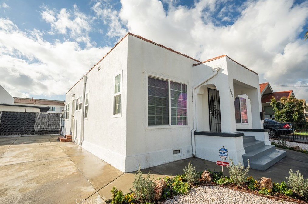1040 10th St, Long Beach, CA 90813-4724