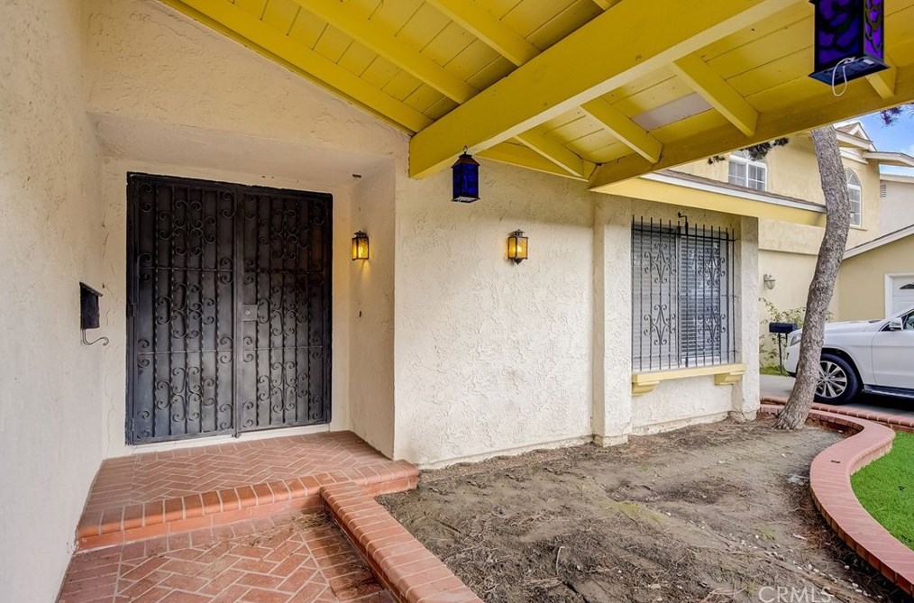 1153 E Helmick St, Long Beach, CA 90746