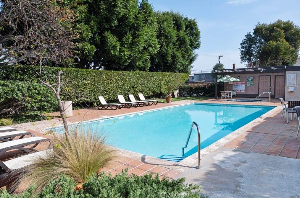 4492 Emerald St, Torrance CA  90503-3028 exterior