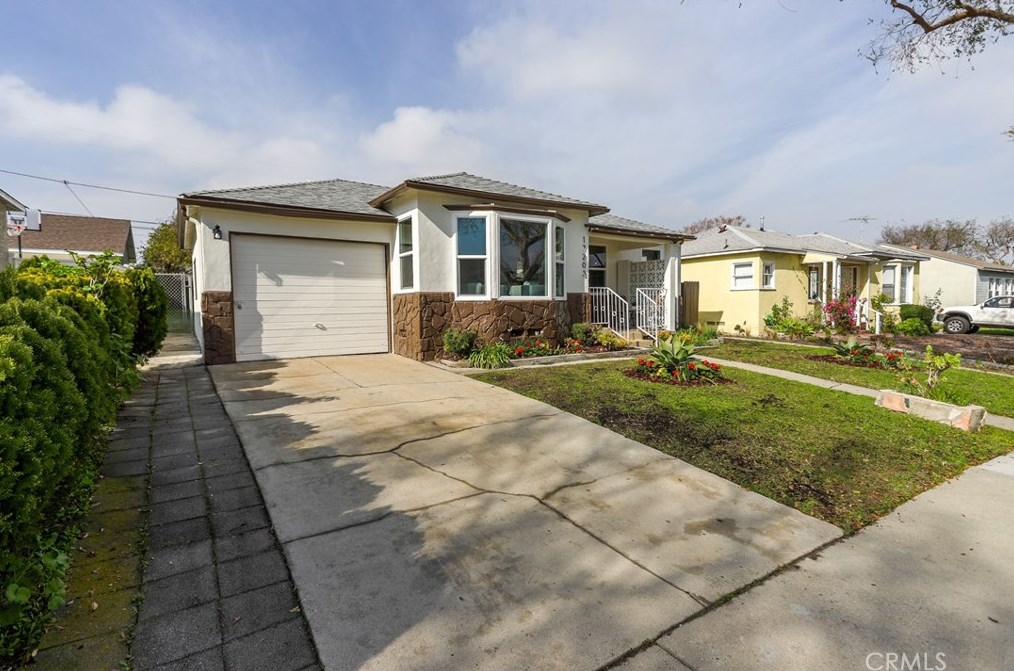 17203 Elgar Ave, Torrance CA  90504-2623 exterior