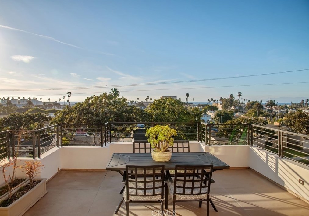 520 Francisca Ave, Redondo Beach CA  90277-2150 exterior