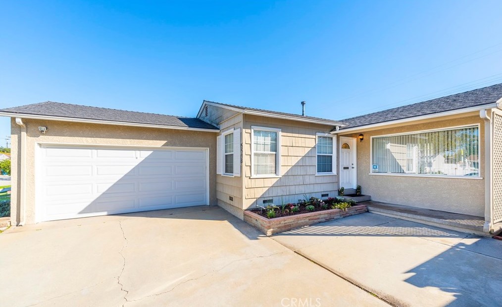 5530 W 141st St, Hawthorne, CA 90250