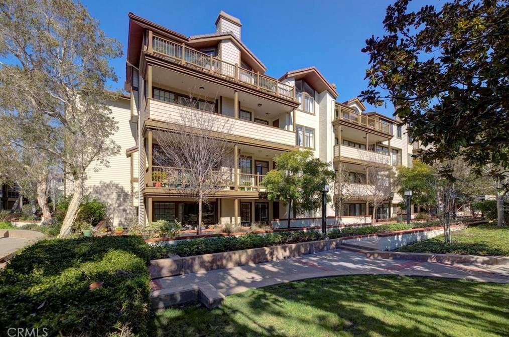 2563 Plaza Del Amo #202, Torrance, CA 90503