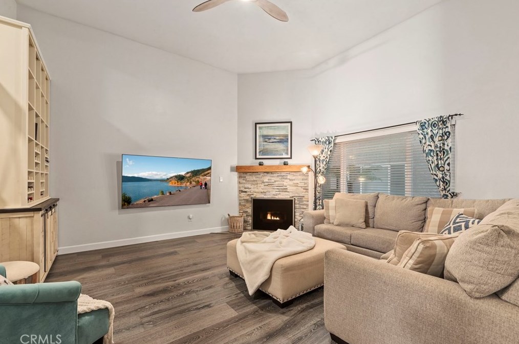 609 Meyer Ln #17, Redondo Beach, CA 90278