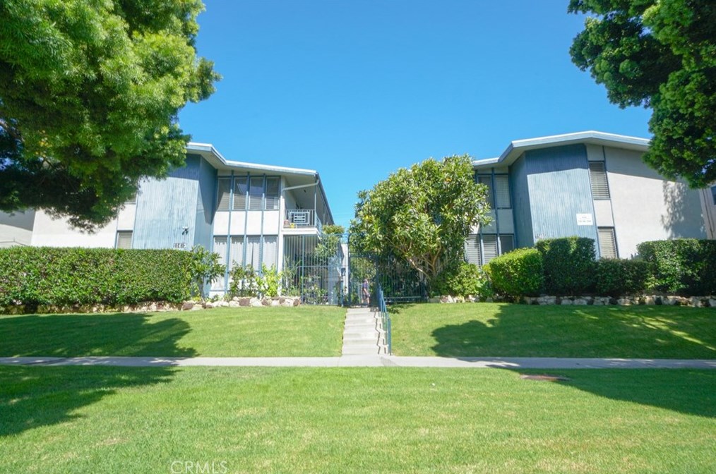 11473 Venice Blvd, Los Angeles CA  90019-6012 exterior