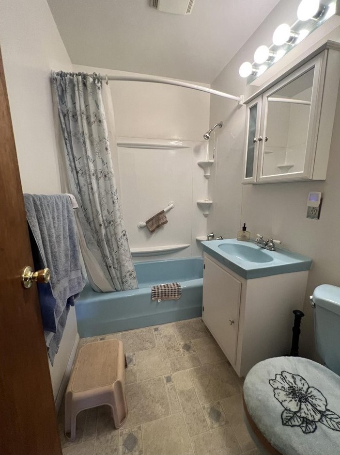 3826 135th St, Hawthorne, CA 90250-6110
