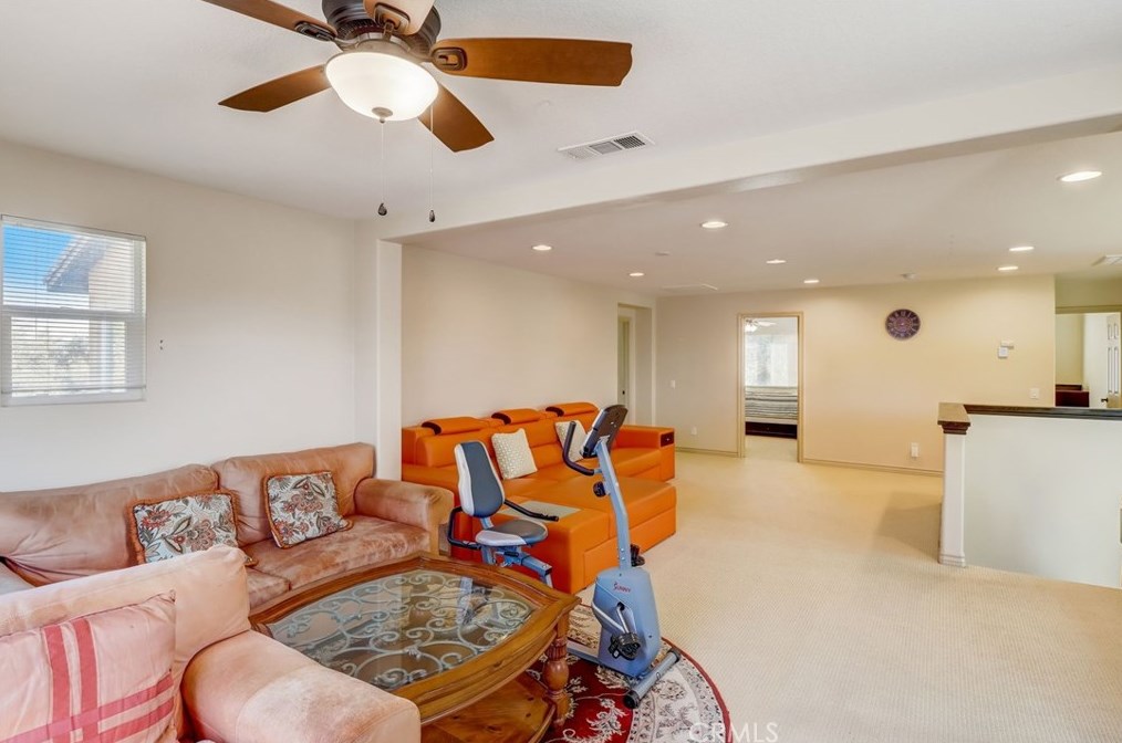 36260 Redbud Ln, Murrieta CA  92562-4382 exterior