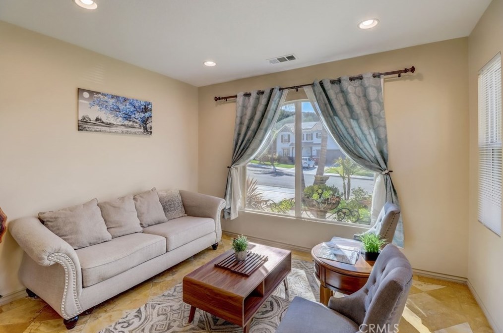 36260 Redbud Ln, Murrieta CA  92562-4382 exterior