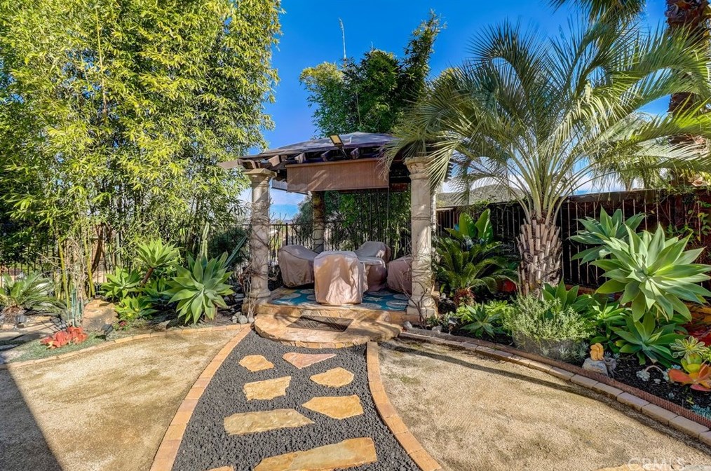 36260 Redbud Ln, Murrieta CA  92562-4382 exterior