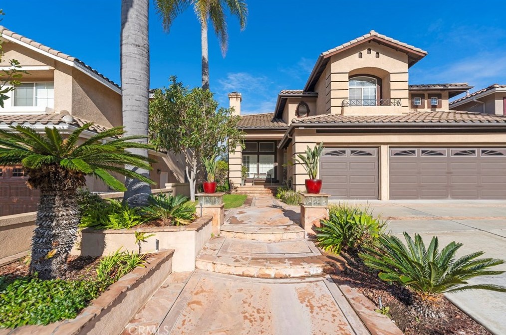 7645 E Hollow Oak Rd, Anaheim, CA 92808
