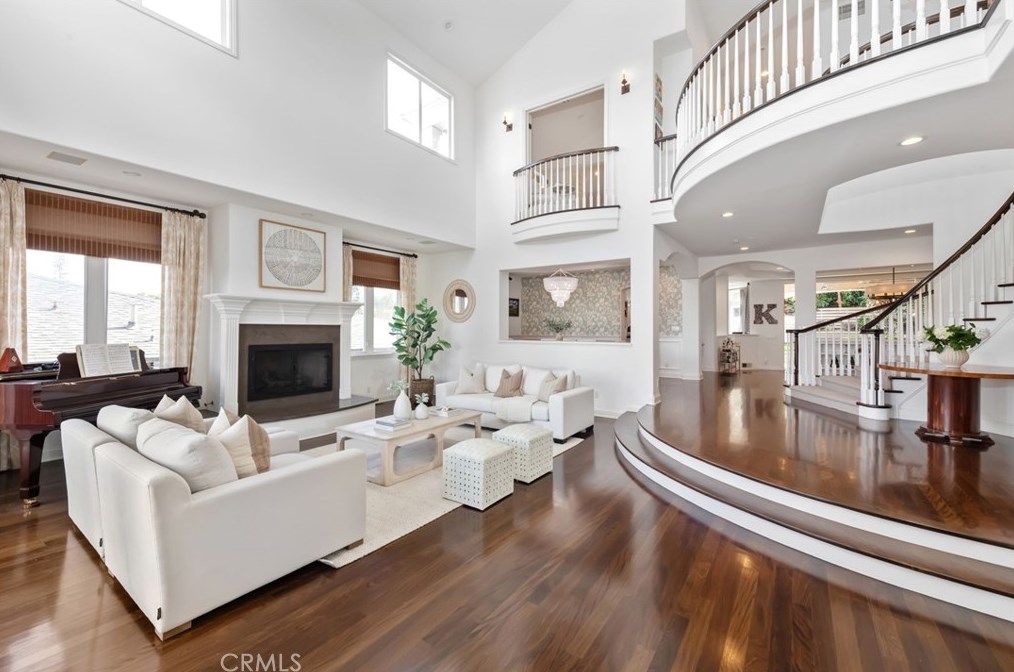916 9th St, Manhattan Beach, CA 90266