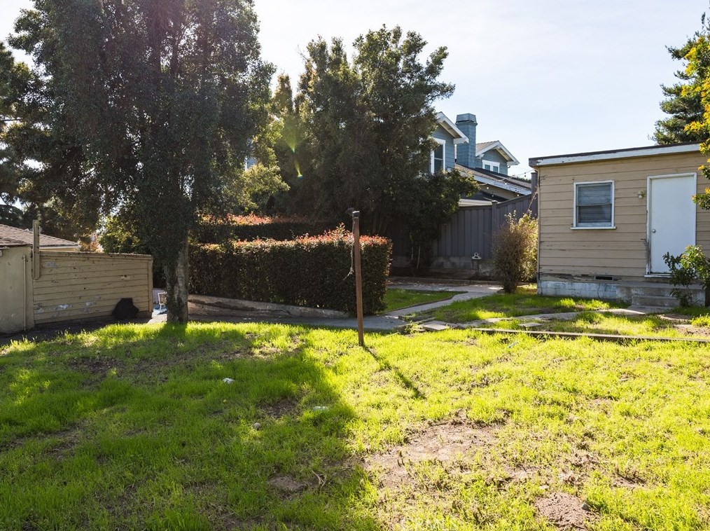 425 Maple Ave, El Segundo CA 90245-3321 exterior