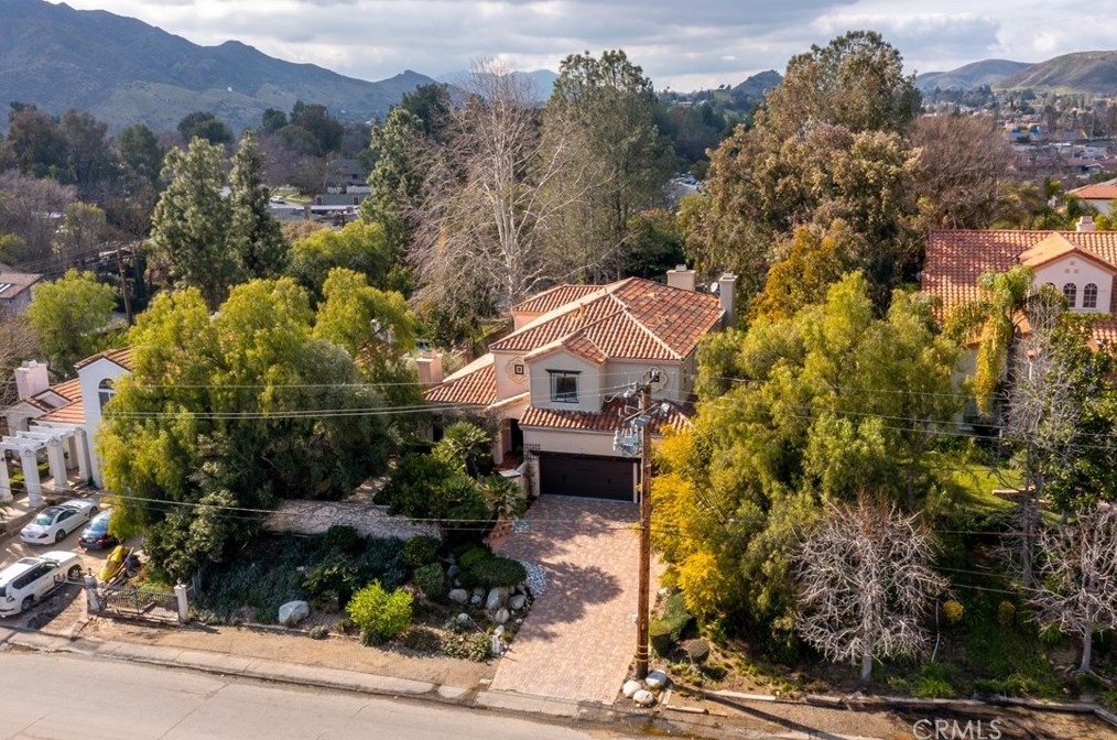 5515 Foothill Dr, Calabasas, CA 91301