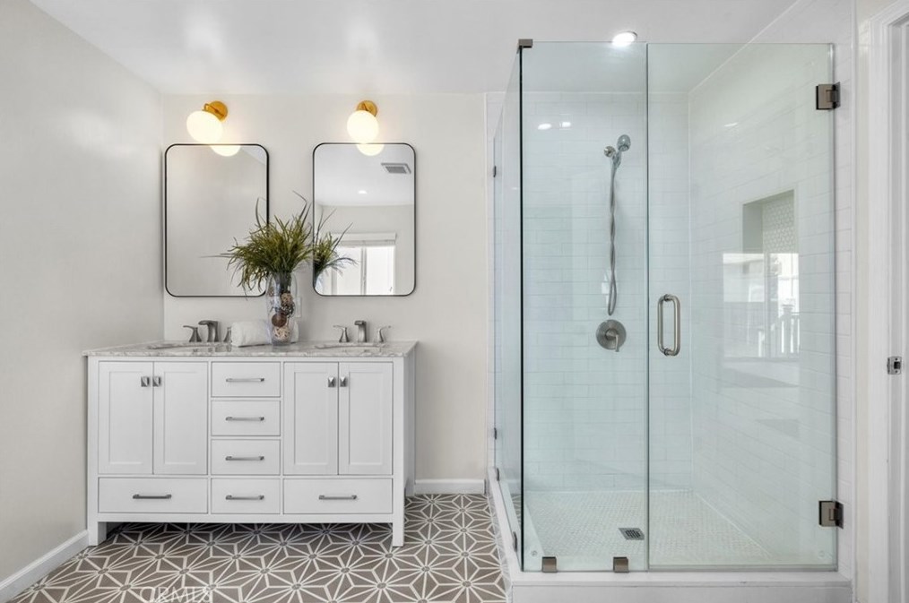 826 104th St, Los Angeles CA  90044-4408 exterior