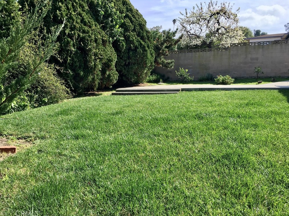25710 Crest Rd, Torrance, CA 90505-7023