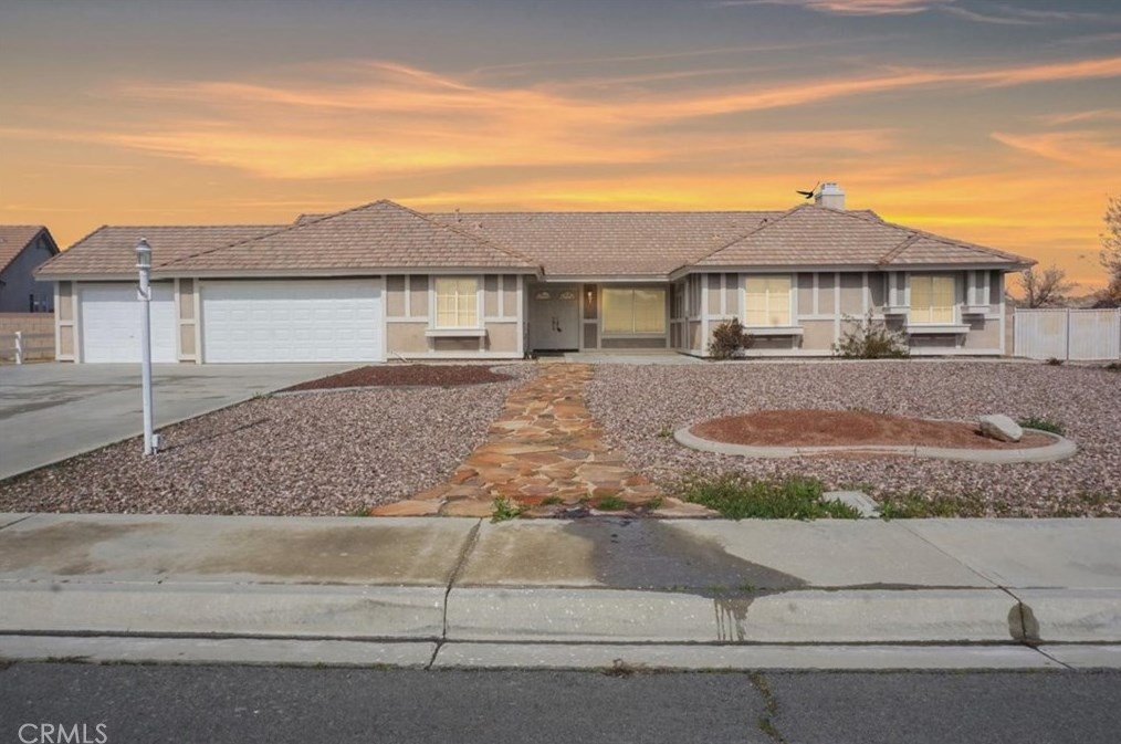 13096 Lompoc Rd, Apple Valley, CA 92308