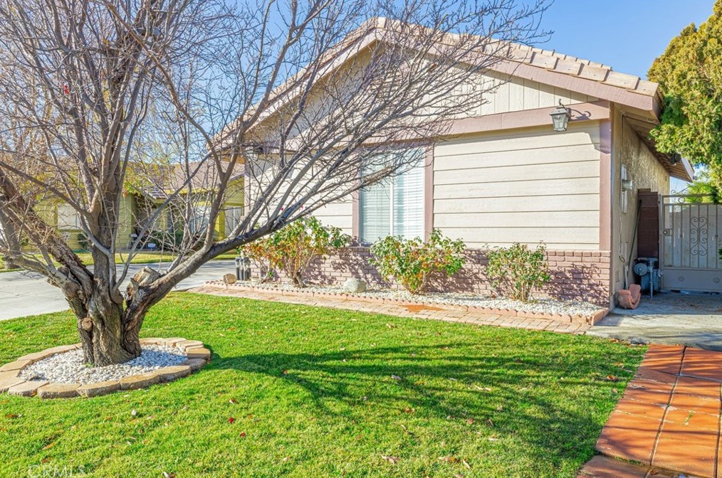 43853 Carefree Ct, Lancaster, CA 93535-6101