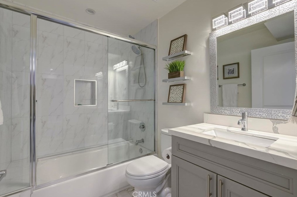 6160 Pacific Coast Hwy, Redondo Beach CA  90277-5907 exterior