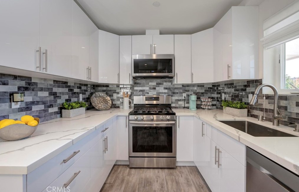 6160 Pacific Coast Hwy, Redondo Beach CA  90277-5907 exterior