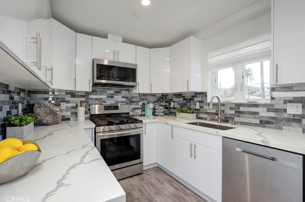 6160 Pacific Coast Hwy, Redondo Beach CA  90277-5907 exterior