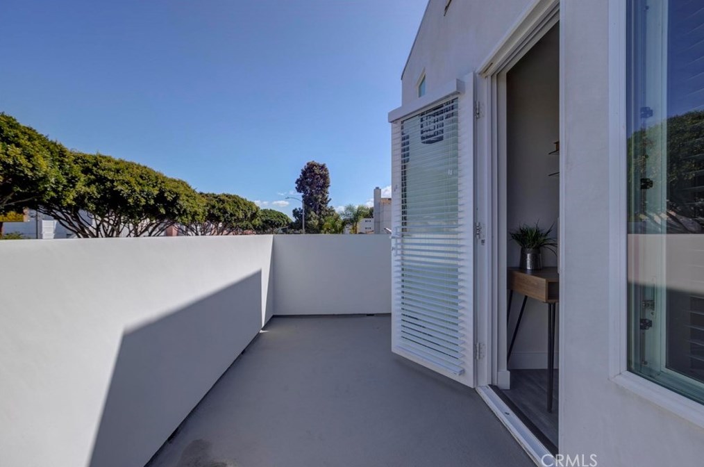 6160 Pacific Coast Hwy, Redondo Beach CA  90277-5907 exterior