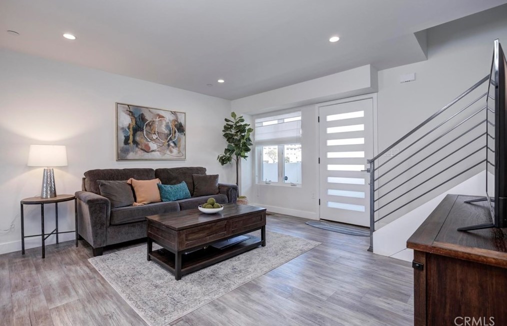 6160 Pacific Coast Hwy, Redondo Beach CA  90277-5907 exterior