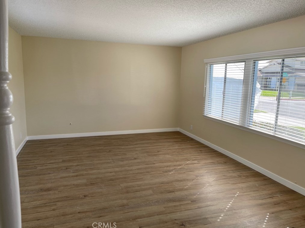 447 Moorehaven Dr, Long Beach, CA 90746-1150