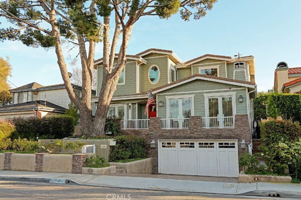 1740 2nd St, Manhattan Beach, CA 90266