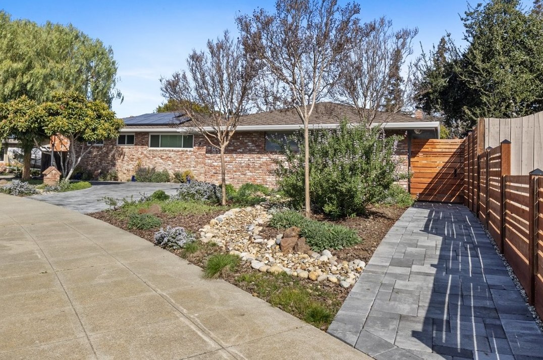 1220 Glenwood St, Livermore, CA 94550-4106